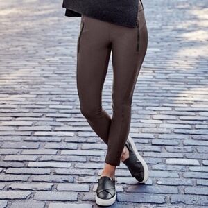Athleta Stellar Tight